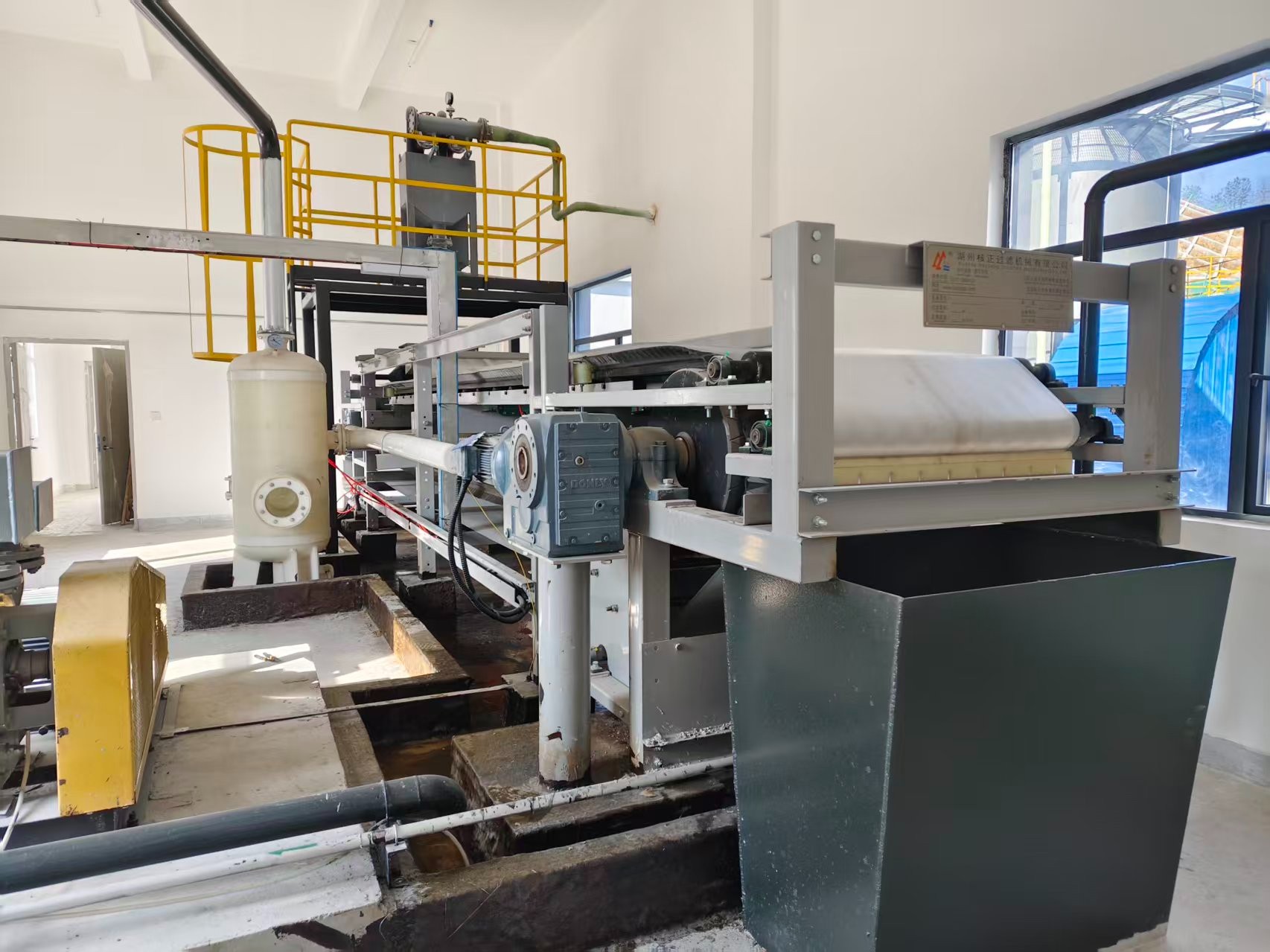 真空帶式過濾機(jī)適合哪些行業(yè)的物料過濾分離？