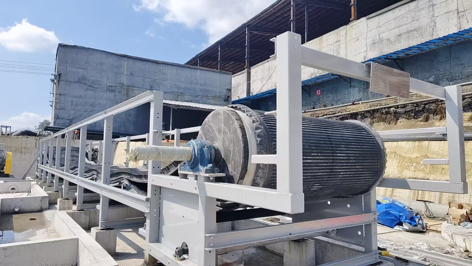 帶式真空過(guò)濾機(jī)污泥脫水的效果如何？