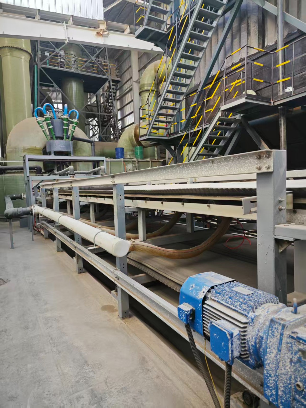 與板框壓濾機(jī)相比，帶式真空過(guò)濾機(jī)的優(yōu)缺點(diǎn)有哪些？